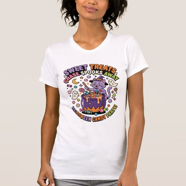 Camiseta Caldeirão de Doces de Halloween Assustadores (Frente)