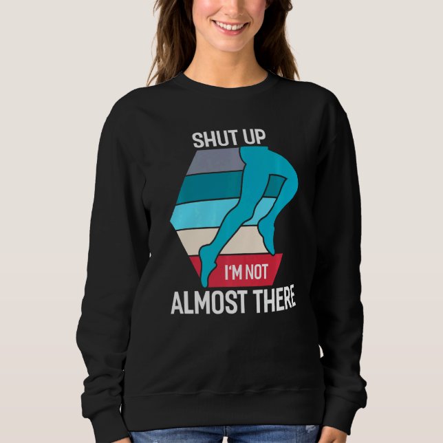Camiseta Cale-se. Eu não estou quase lá correndo. (Frente)