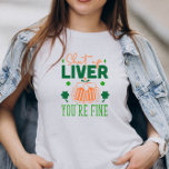 Camiseta Cale-se Fígado Você É Uma Rua Engraçada.<br><div class="desc">Cale-se Fígado,  você é Rua engraçada,  com tipografia picante com shamrock e mancha de cerveja em verde em laranja. Nome personalizável em laranja.</div>