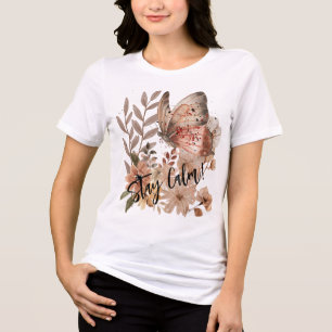 Camiseta Calma Rústica Flor de Borboleta