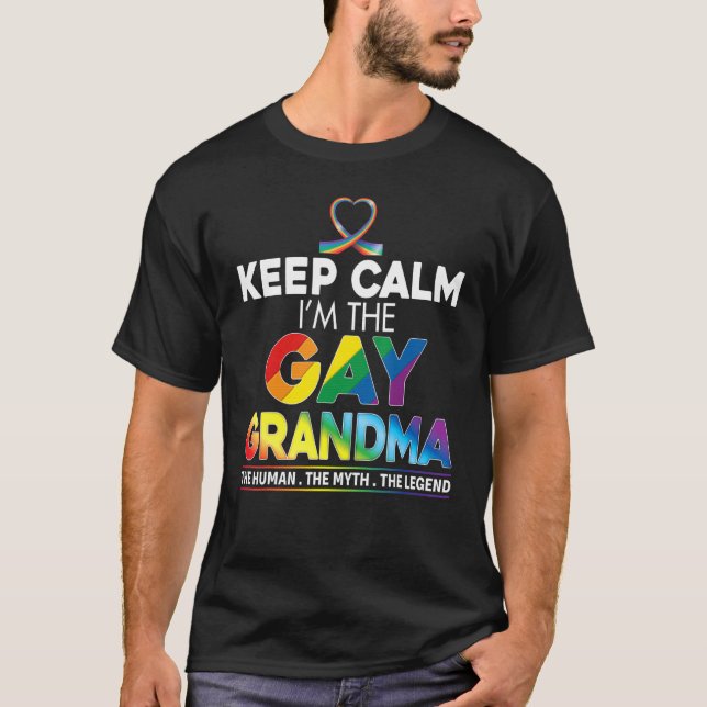 Camiseta Calma, sou a vovó Gay Rainbow Ribbon Lgbt (Frente)