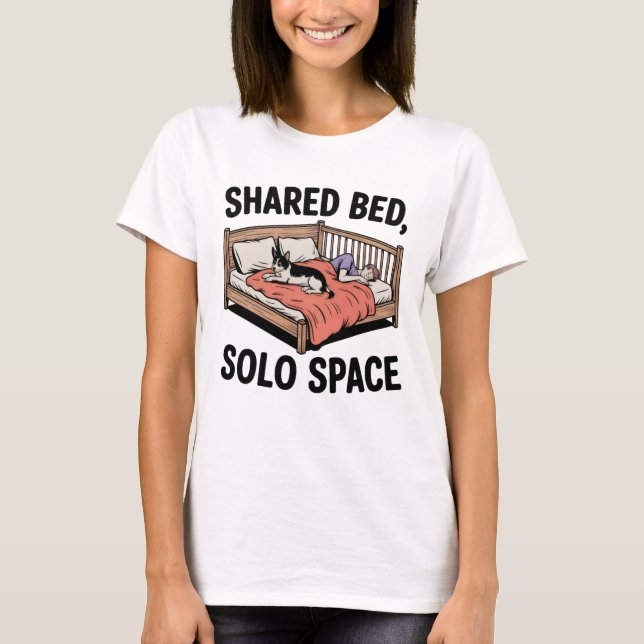 Camiseta Cama Compartilhada, Espaço Solo | Citação Divertid (Frente)