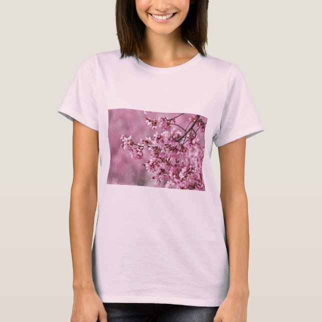 Camiseta Camélias Sakura Camadas Rosa Pastel (Frente)