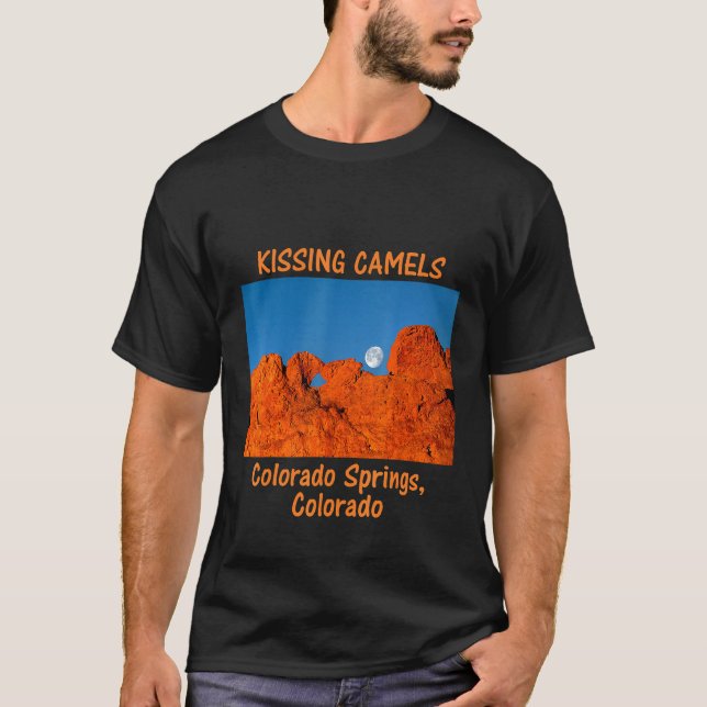 Camiseta Camelos No Jardim Dos Deuses (Frente)