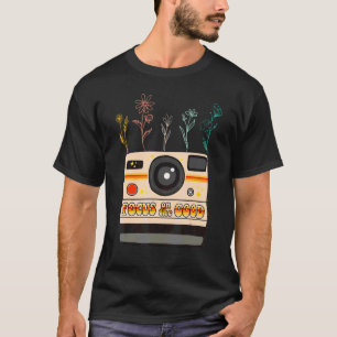 Camiseta Câmera De Flor Selvagem Concentra-Se No Bom Subli