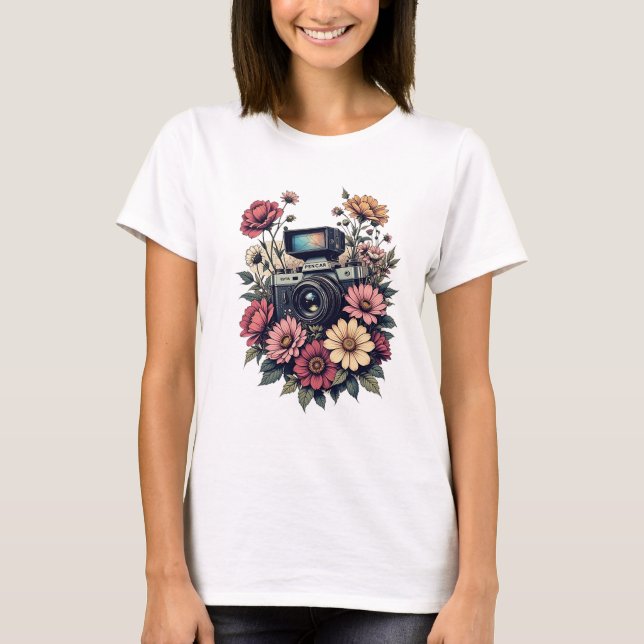Camiseta Câmera Retro e Arte Floral (Frente)