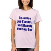 Caminhada humilde com seu T do deus