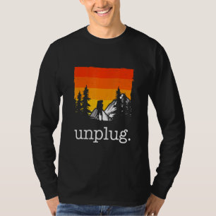 Camiseta Caminhando Roupa fora de mochila