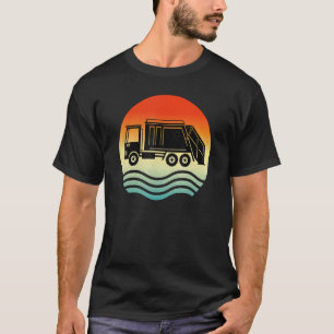 Camiseta Caminhão de lixo reciclando lixo retrô pôr do sol