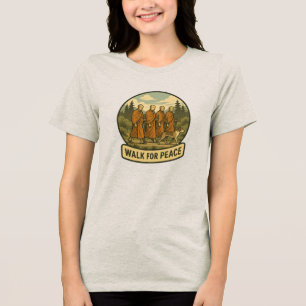 Camiseta Caminhar pela Paz – Monges Minimalistas e Crachá d