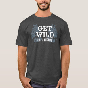Camiseta Caminhar Selvagem Um Cavalo Mustang Andando Equest