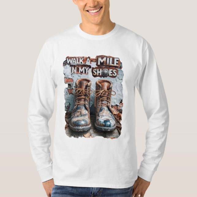 Camiseta Caminhar um monte em meus Calçados - Russo Inspira (Frente)