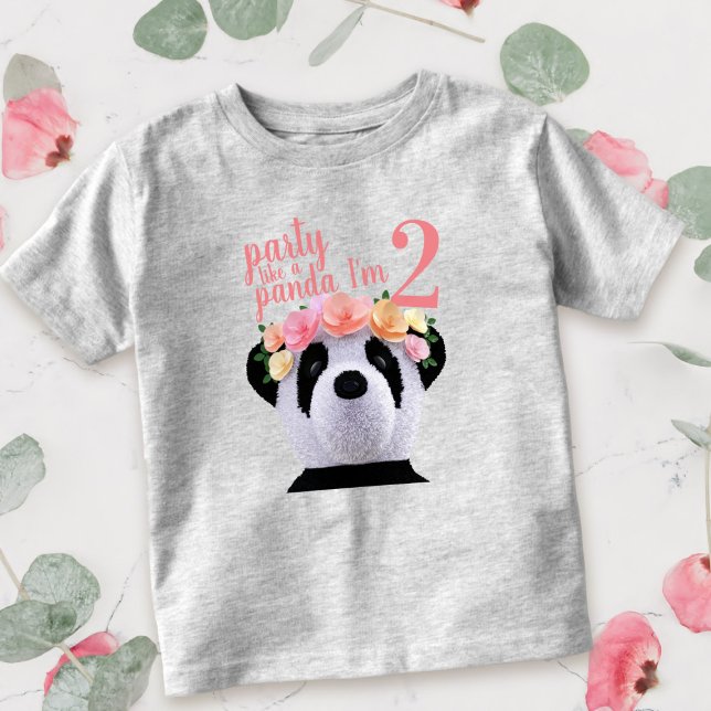 Camiseta Camisa-segundo aniversário Banda Bela (Pandas love to party! And so does your 2 year old. Here's their t-shirt to wear at their Panda Party)