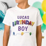 Camiseta Camisa-T De Crianças Personalizadas Do Birthday Bo<br><div class="desc">Celebre o aniversário do seu filho com esta adorável t-shirt personalizada! A camisa apresenta um conjunto de letras de balão que soletram 'Aniversário' em cores brilhantes e balões brilhantes. Você pode adicionar o nome do seu filho. Também trabalha para uma aniversariante</div>