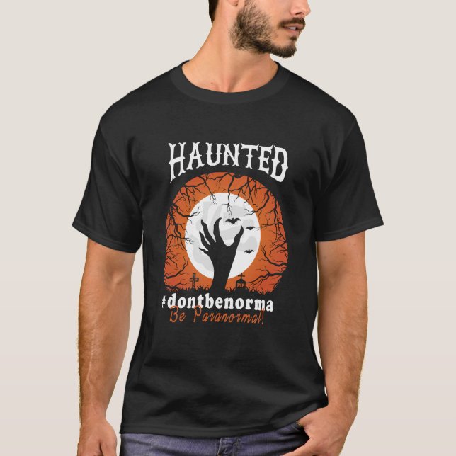 Camiseta "Camiseta de Calçado de Halloween Assombrado - Árv (Frente)