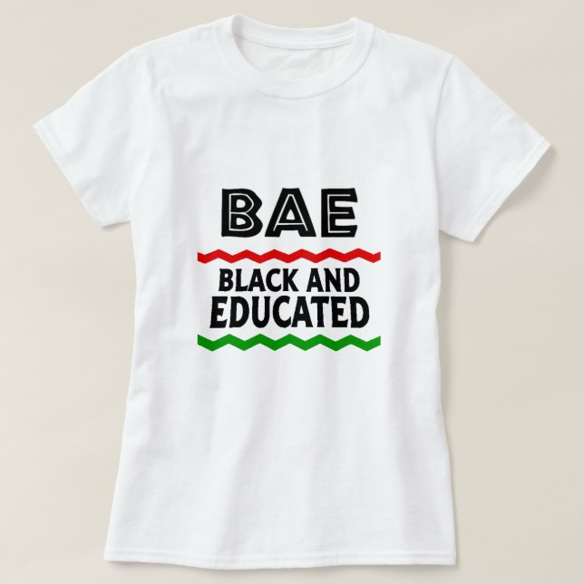 Camiseta Camiseta-T educada e preta-base (Frente do Design)