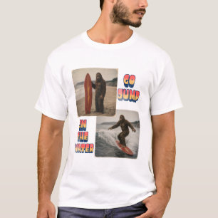 Camiseta CamisetaBigfoot Surfs — Vá Se Jogar na Água