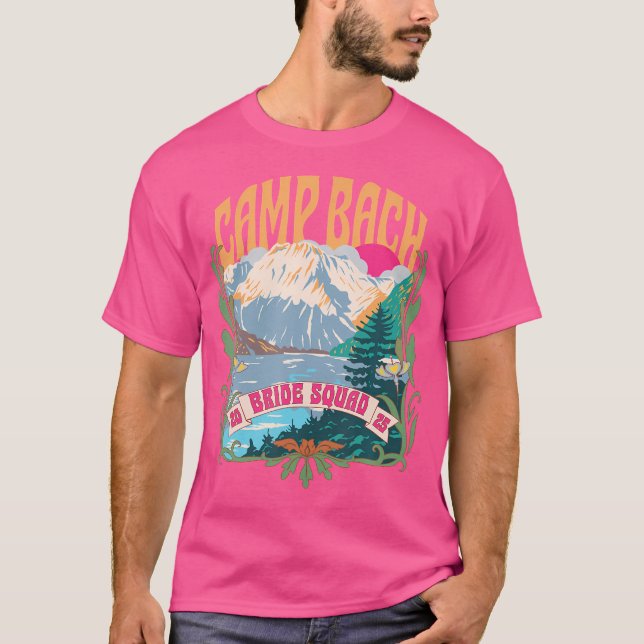Camiseta Camp Bach 2025 Bride Squad Retro Camping Bachelore (Frente)