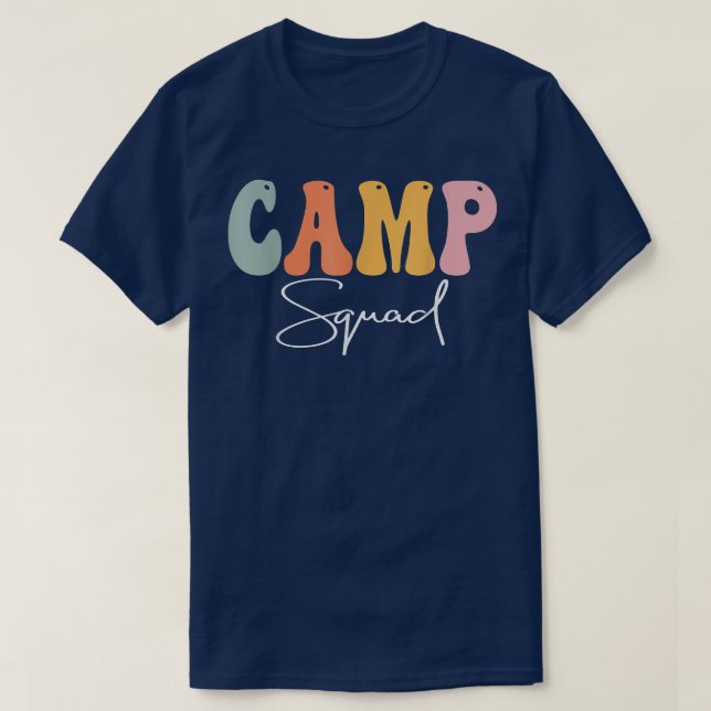 Camiseta Camp Squad Retro Groovage Feliz Primeiro Dia De (Frente do Design)