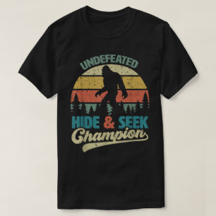 Camiseta Campeão Invicto de Esconde-Esconde do Pé-Grande