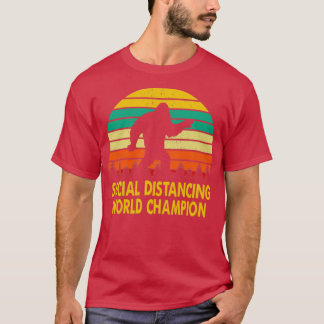 Camiseta Campeão Mundial de Distância Social Funny Sasquatc