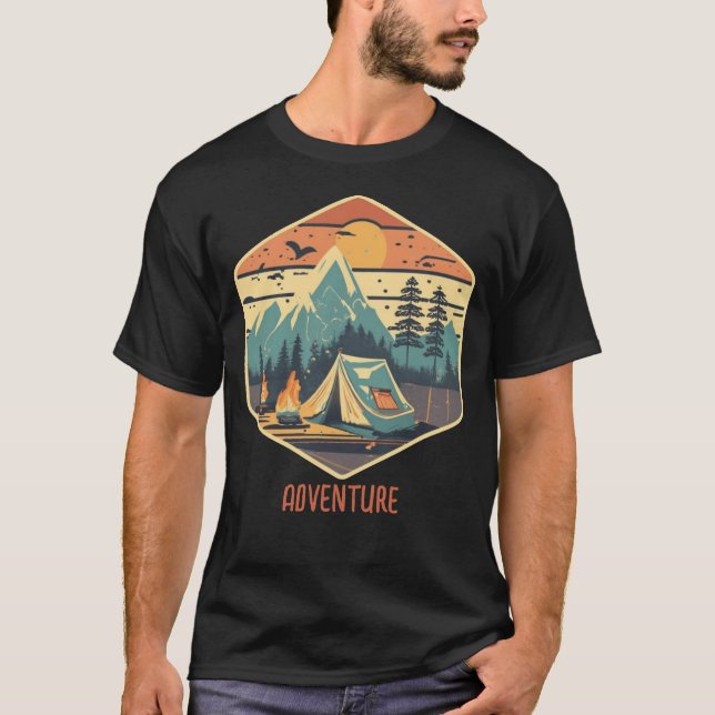 Camiseta Camper, Aguardam Aventuras Externas (Frente)