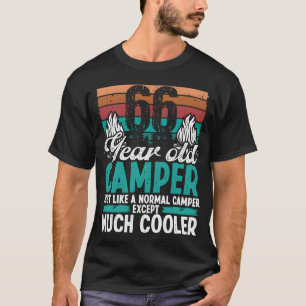 Camiseta Camping de 66 anos de idade fazendo reconhecimento