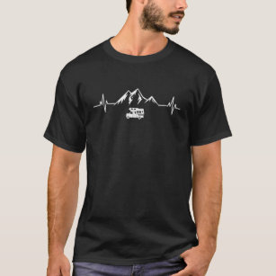 Camiseta Campo de campismo RV Férias com batimentos cardíac