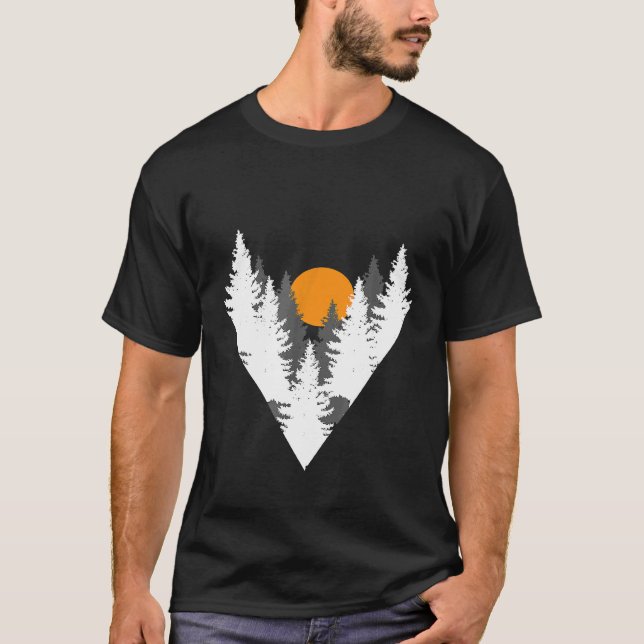 Camiseta Campos De Lua Cheios De Árvores De Montanha (Frente)