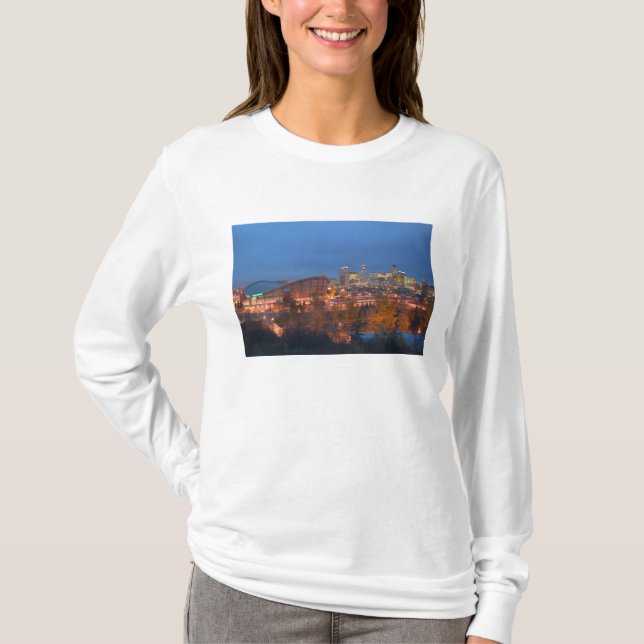 Camiseta Canadá, Alberta, Calgary: Silhueta da Cidade a par (Frente)