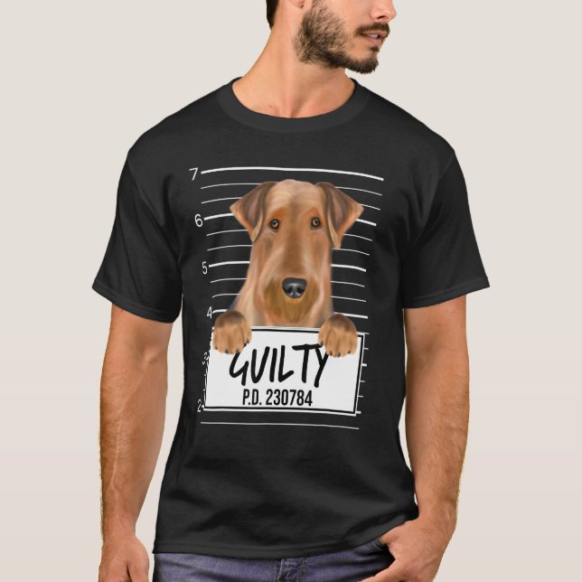 Camiseta Caniche Airedale Mugshot Cão Culpado (Frente)