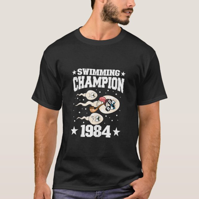 Camiseta Cantor de Natação de Aniversário Engraçado Birthda (Frente)
