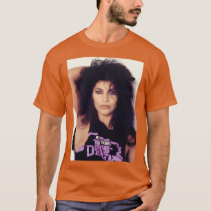 Camiseta Cantora Atriz Vaidosa Posando Com Berry Gordyshe L