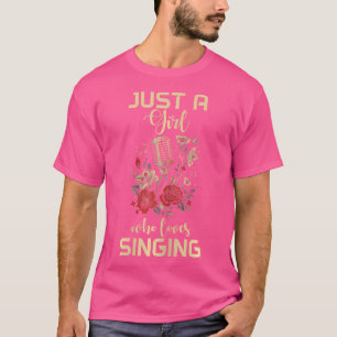 Camiseta Cantora Vintage Microfone Flores Cantando Garota C