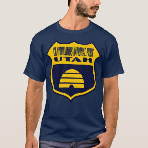 Camiseta Canyonlands National Park Utah Retro Flag Shield Y