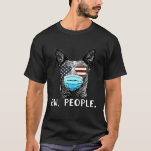 Camiseta Cão Bovino Australiano Usando Uma Máscara Facial B