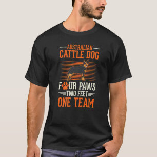 Camiseta Cão de Gado Australiano quatro patas dois pés uma 