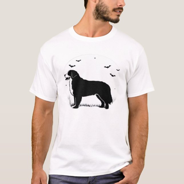 Camiseta Cão de Montanha Bernês � Silhueta da Lua de Hallow (Frente)
