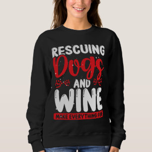 Camiseta Cão De Salvamento E Cão De Salvamento Do Bebendo D