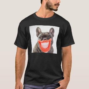 Camiseta Cão de sorriso das imagens A de Getty