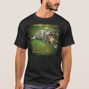 Camiseta Cão do Dia das Bruxas na camuflagem