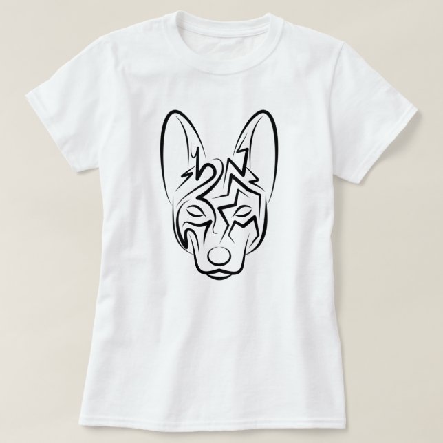 Camiseta Cão Negro e Tribal Branco (Frente do Design)