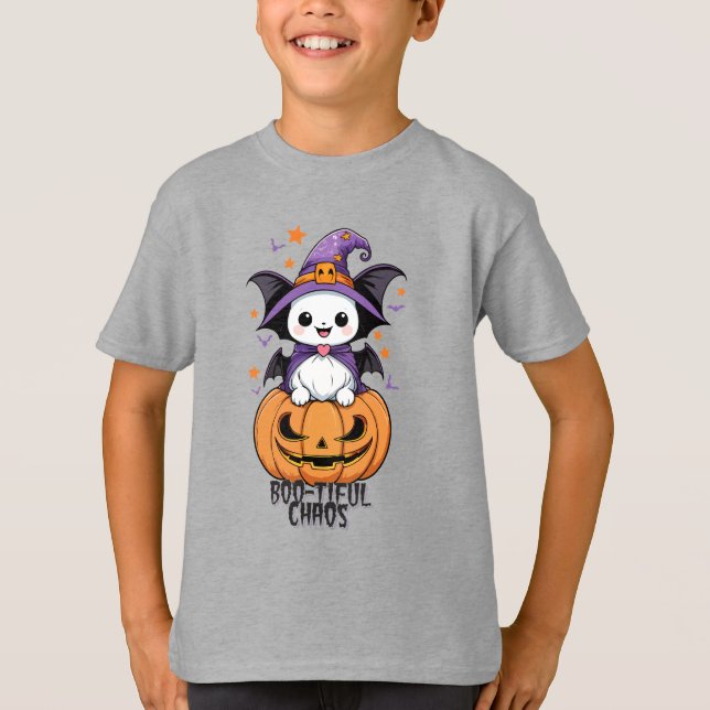 Camiseta Caos Bonitos | Morcegos, Chapéus e Abóboras (Frente)