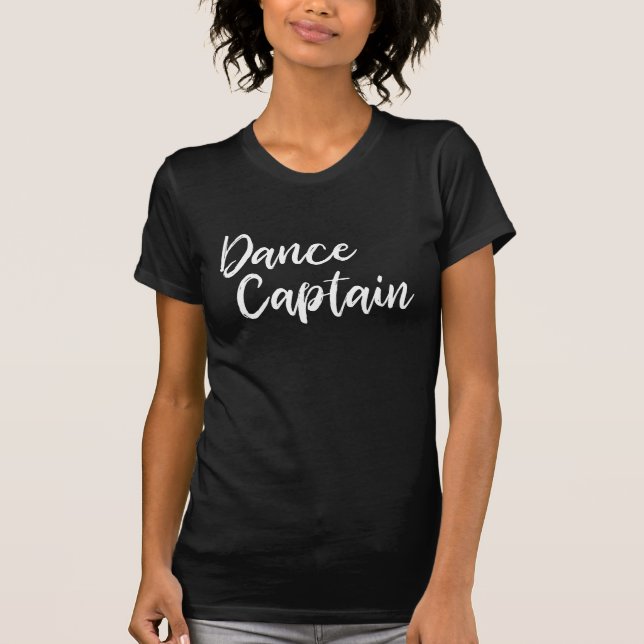 Camiseta Capitão Dança na Tipografia de Script Moderno (Frente)
