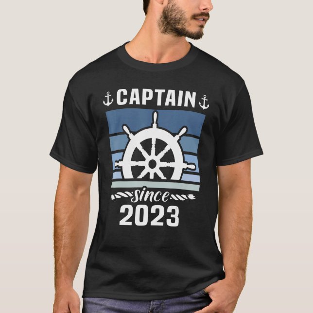 Camiseta Captain 2023 Boat Driving Licence Motorboat Sailin (Frente)