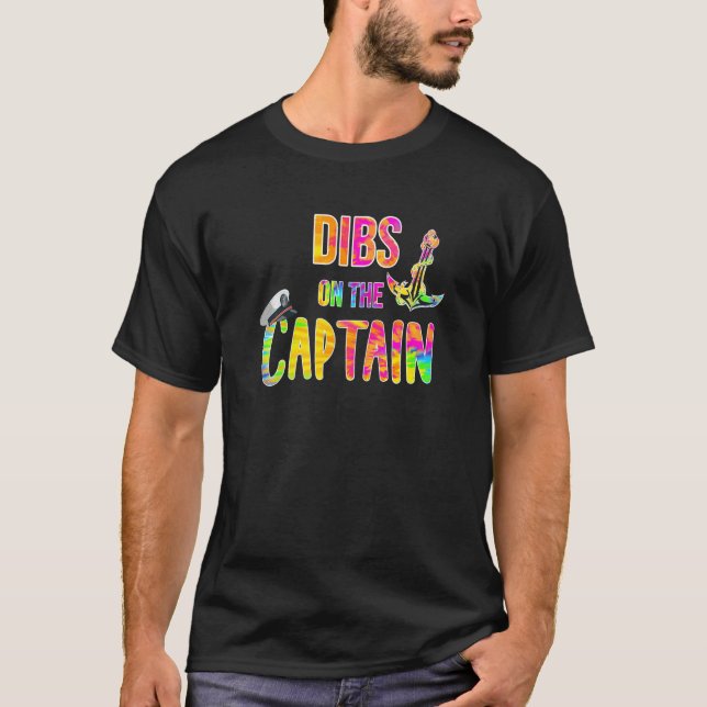 Camiseta Captain Wife Tie Dye Dibs On The Captain (Frente)