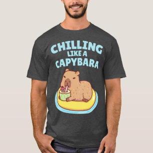 Camiseta Capybara Em Um Fluxo De Piscina Como Um Funny Da C