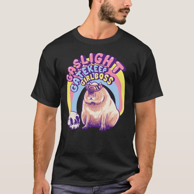 Camiseta Capybara - Gaslight Gatehold Girlpatrão Karen Sung (Frente)