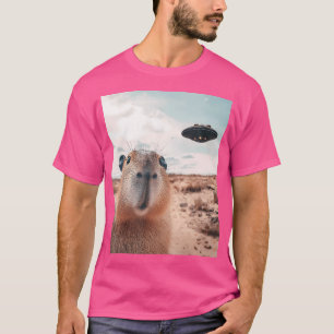 Camiseta Capybara Selfie Com Ufos Engraçado