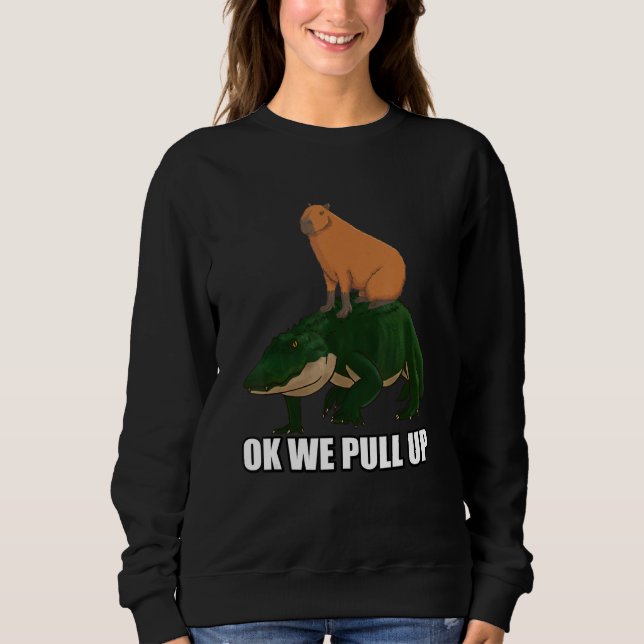 Camiseta Capybara standing on Alligator Meme Ok We Pull Up (Frente)